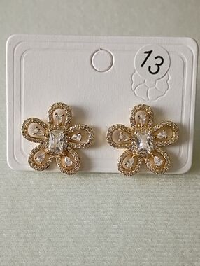 New Gold Flower Clear CZ's Earrings - Elegant Sparkle